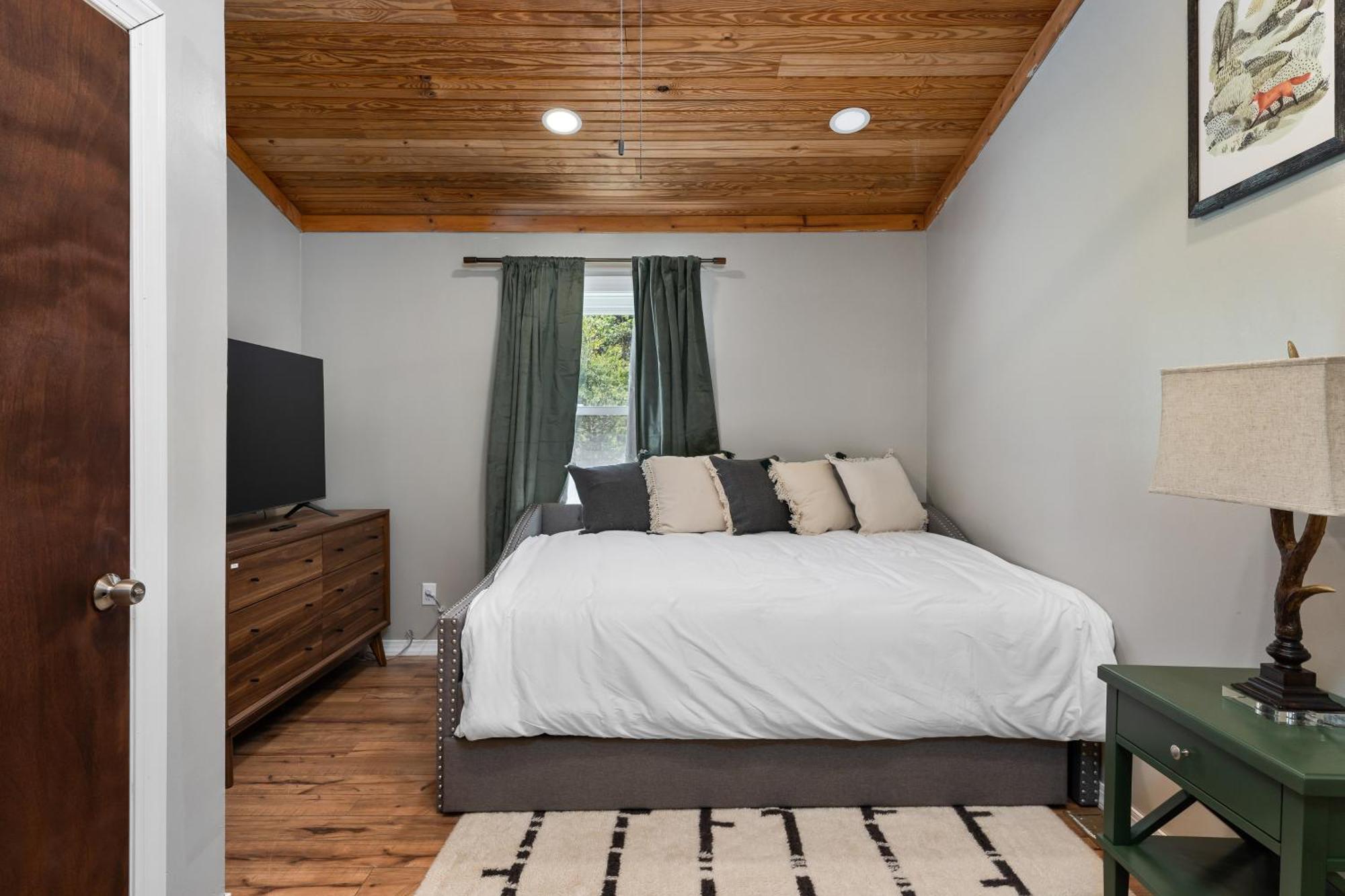 Spacious Cabin Near Hocking Hills And Caves With Hot Tub And Firepit Laurelville Eksteriør billede