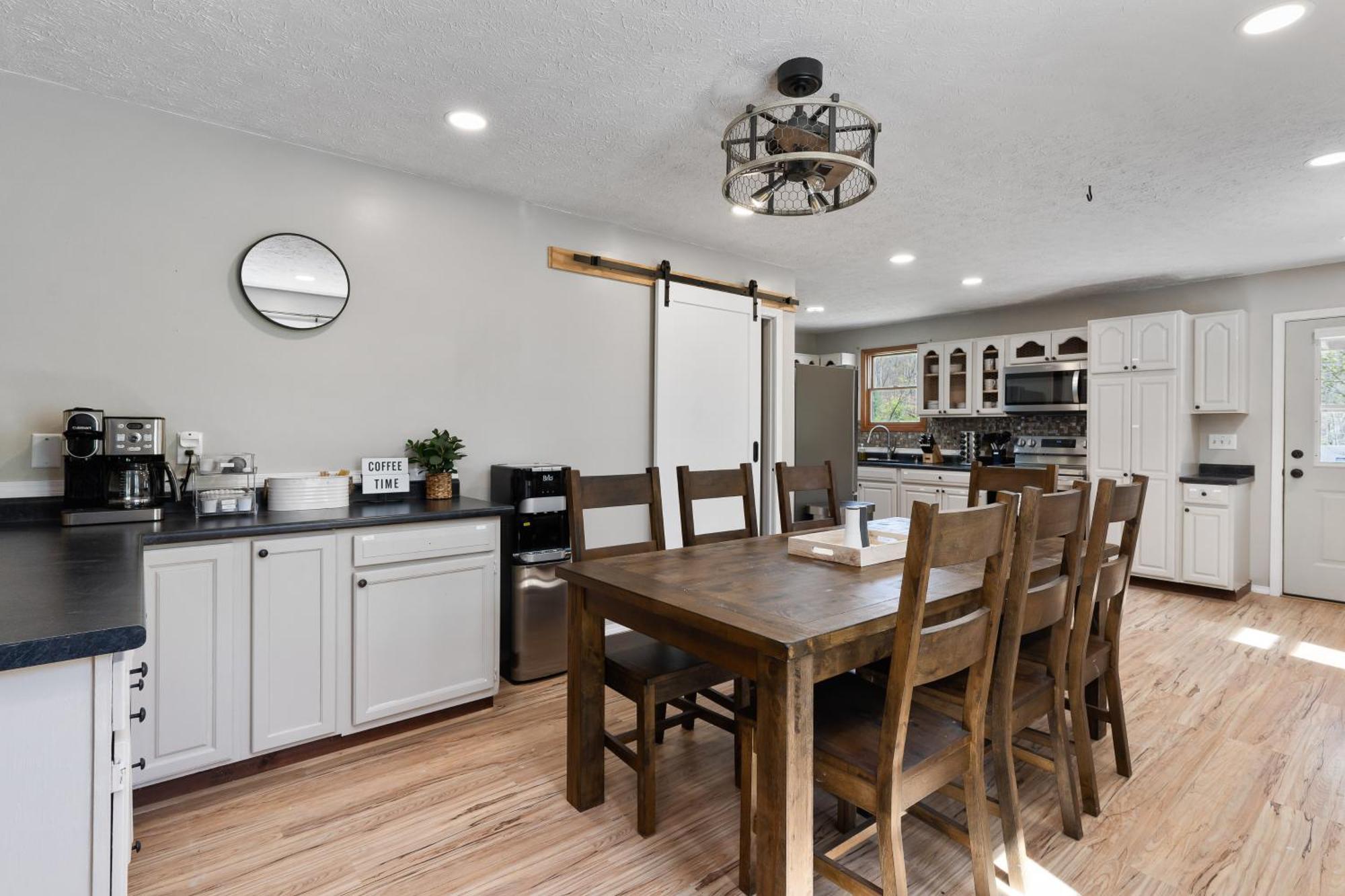 Spacious Cabin Near Hocking Hills And Caves With Hot Tub And Firepit Laurelville Eksteriør billede
