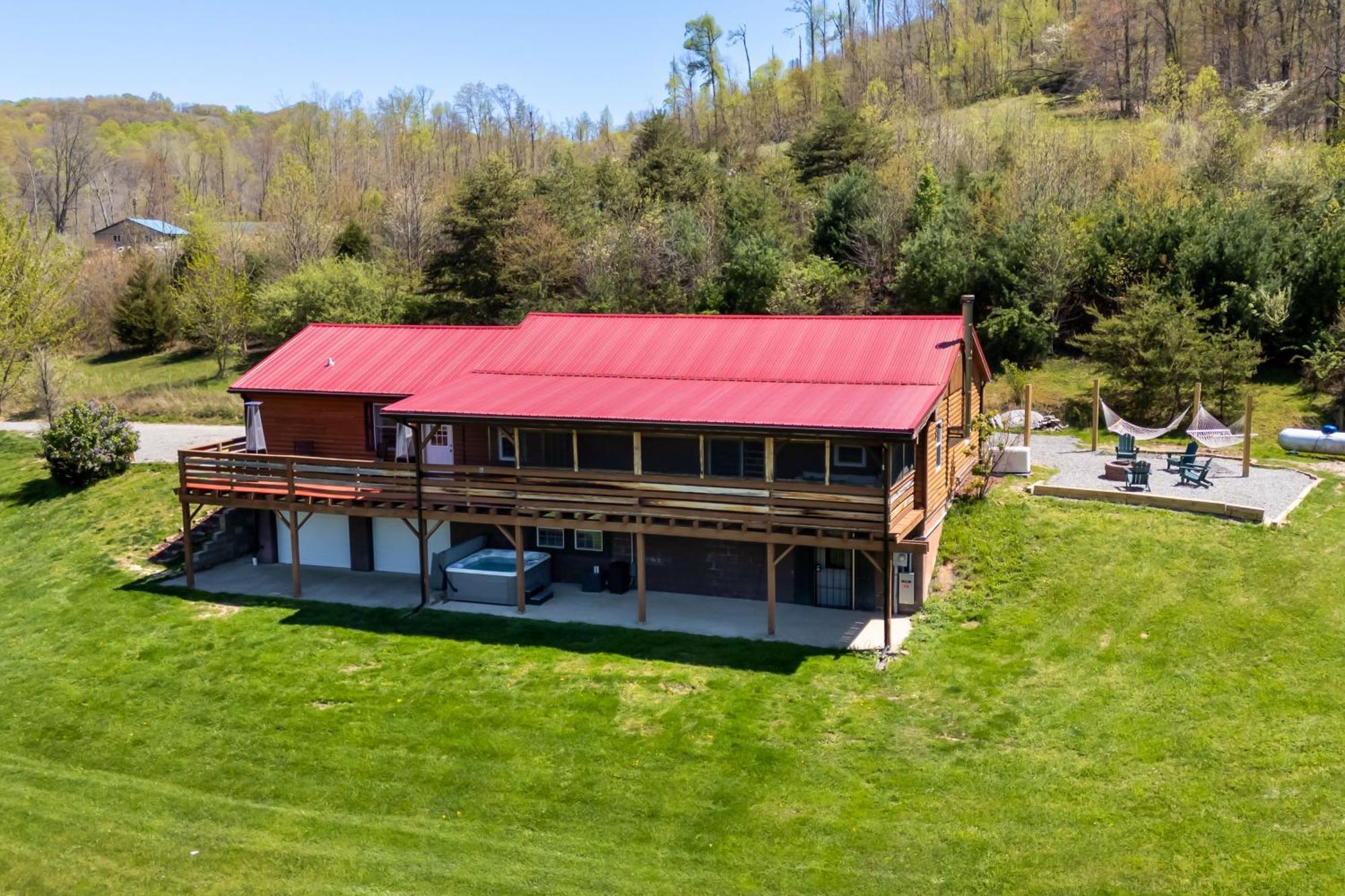 Spacious Cabin Near Hocking Hills And Caves With Hot Tub And Firepit Laurelville Eksteriør billede