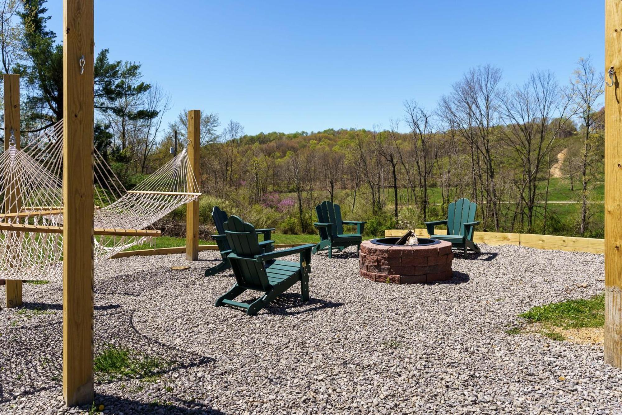 Spacious Cabin Near Hocking Hills And Caves With Hot Tub And Firepit Laurelville Eksteriør billede